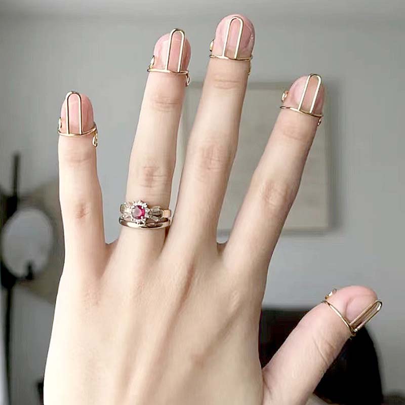 π
Nail Piercing Set